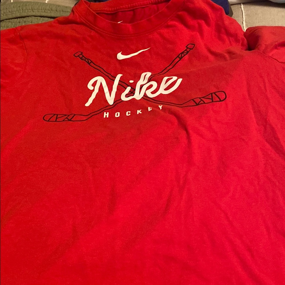 Nike Red Athletic Short Sleeve Tees